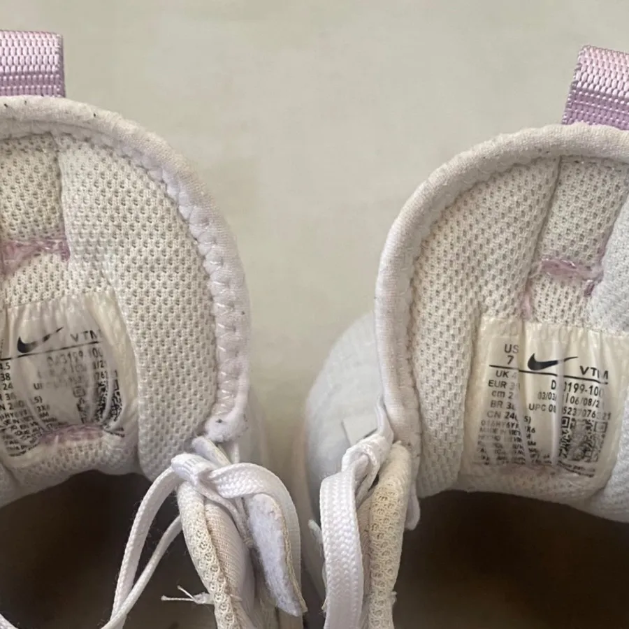 کفش نایک سفید یاسی