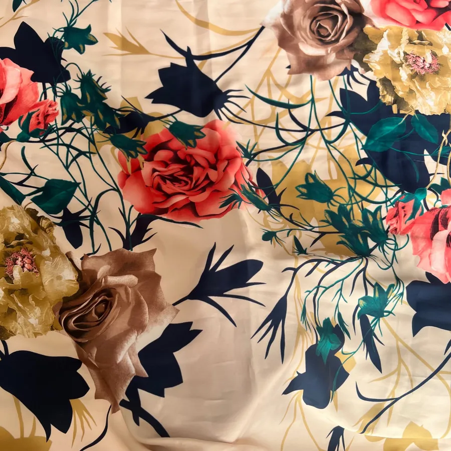 روسری گلدارمربعی