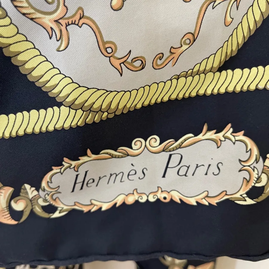 روسری هرمس دست دوز