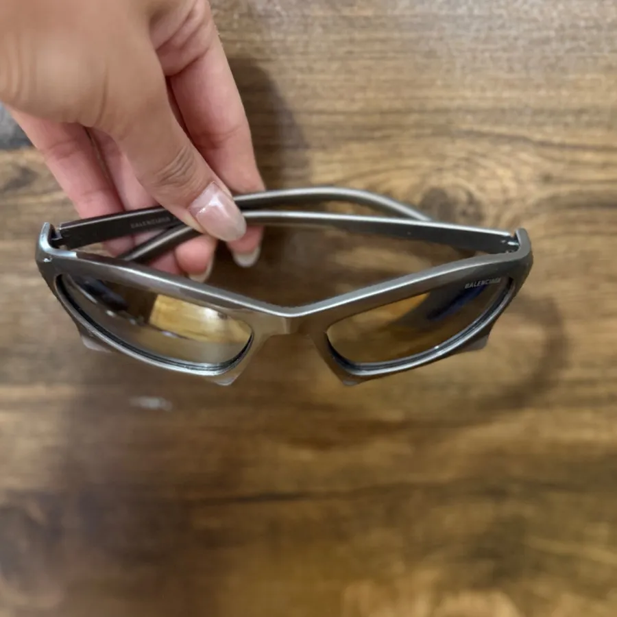 عینک فشن نقره ای