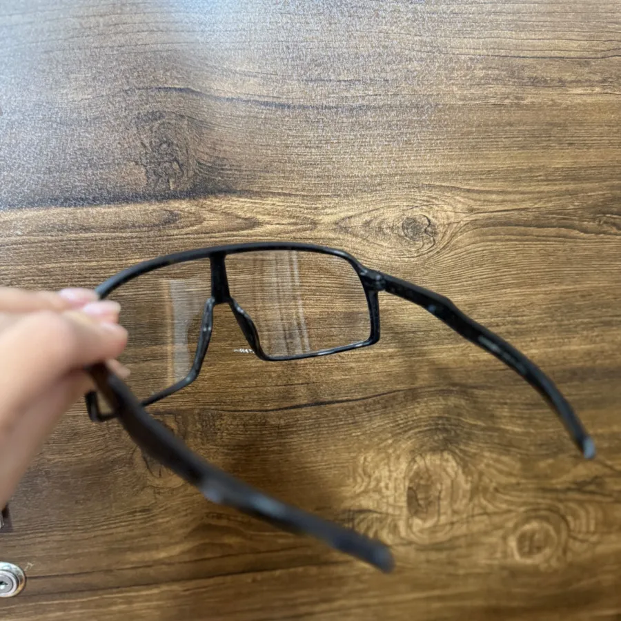 عینک شیشه سفید uvi ورزشی