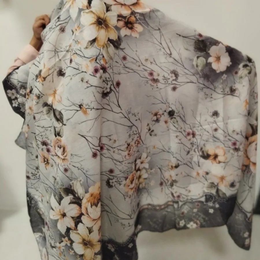 روسری طرحدار نخی زنانه