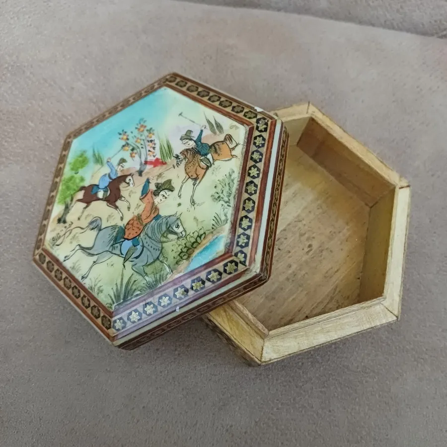 جا جواهری خاتم