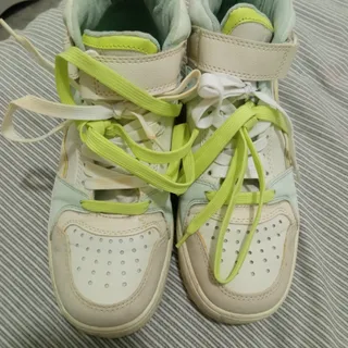 کتونی ساقدارstradivarius