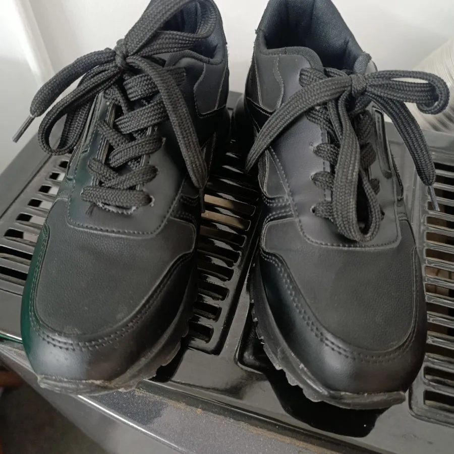 کفش اسپرت مشکی