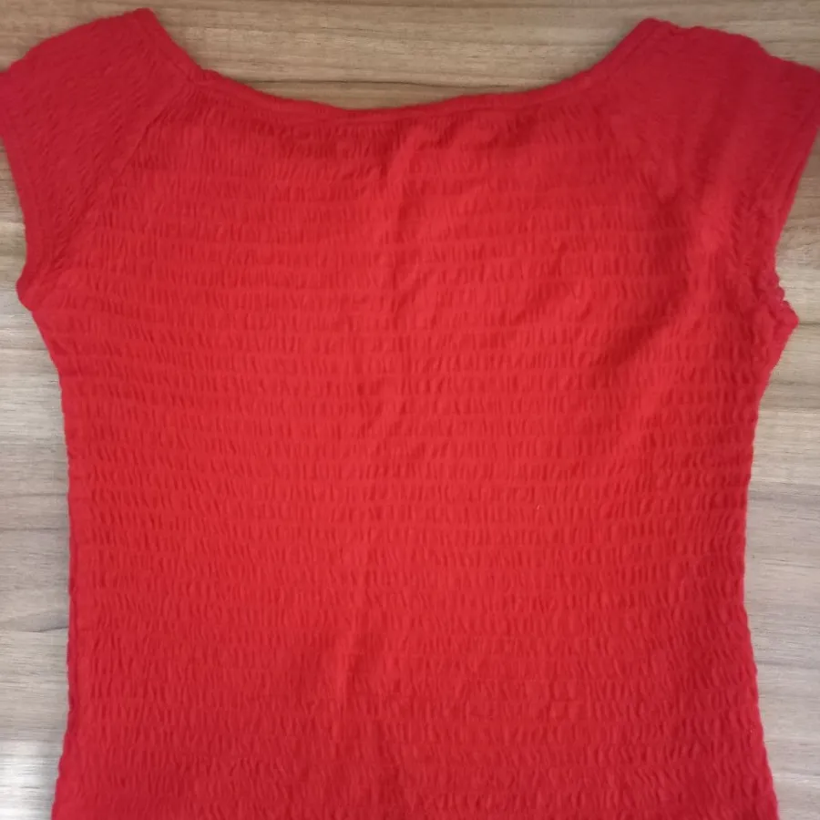 نیم تنه قرمز