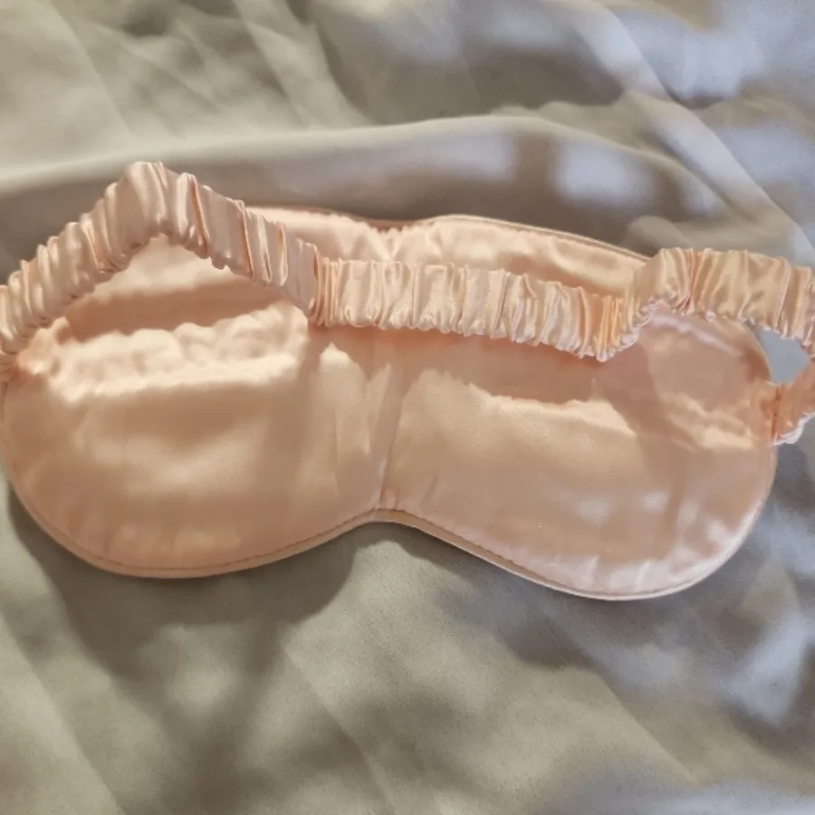 چشم بند سیلک شامپاینی