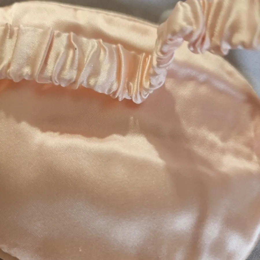 چشم بند سیلک شامپاینی