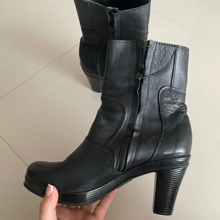 نیم بوت زنانه