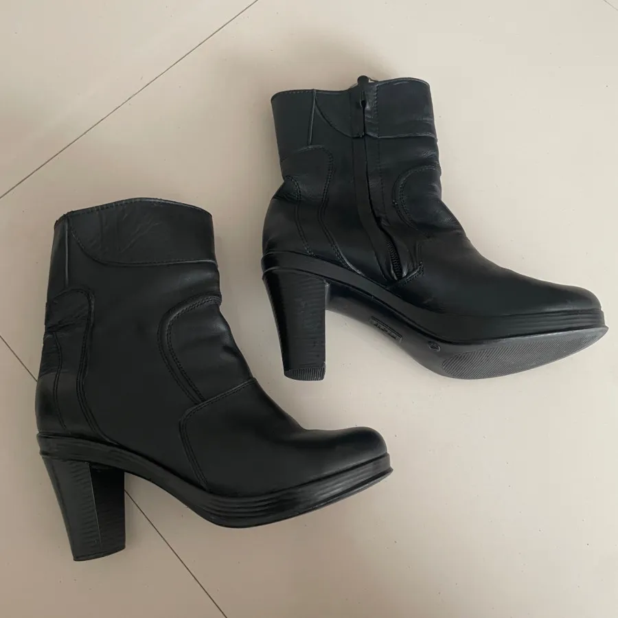 نیم بوت زنانه