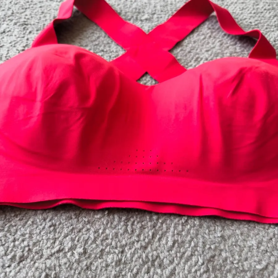 نیم تنه ورزشی برند