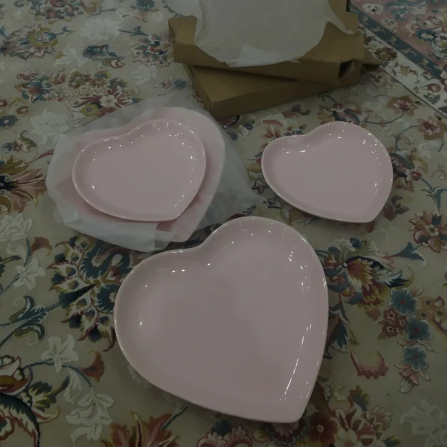 بشقاب چینی قلبی صورتی