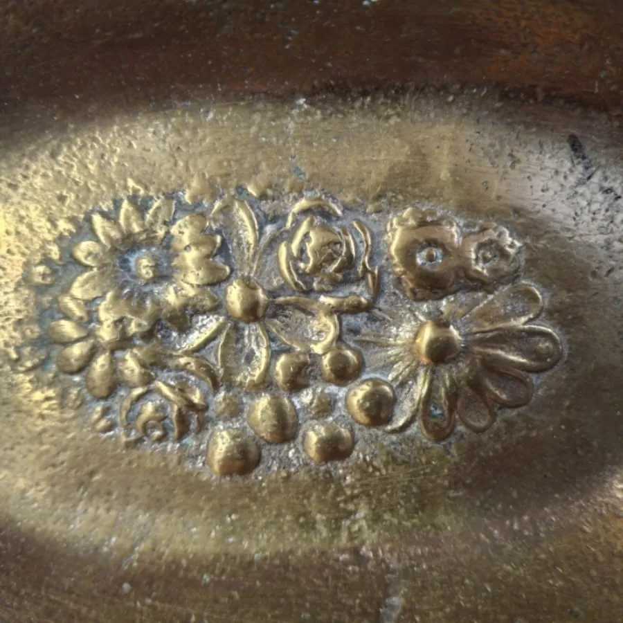 خرما خوری برنزی