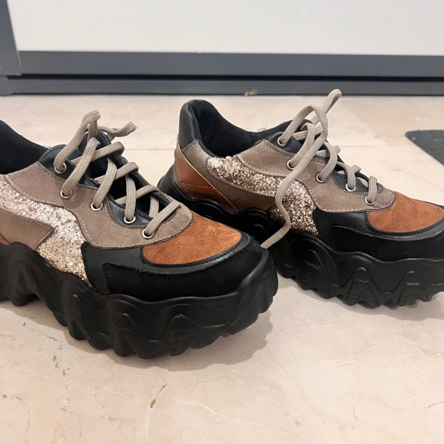 کفش روزمره و راحتی