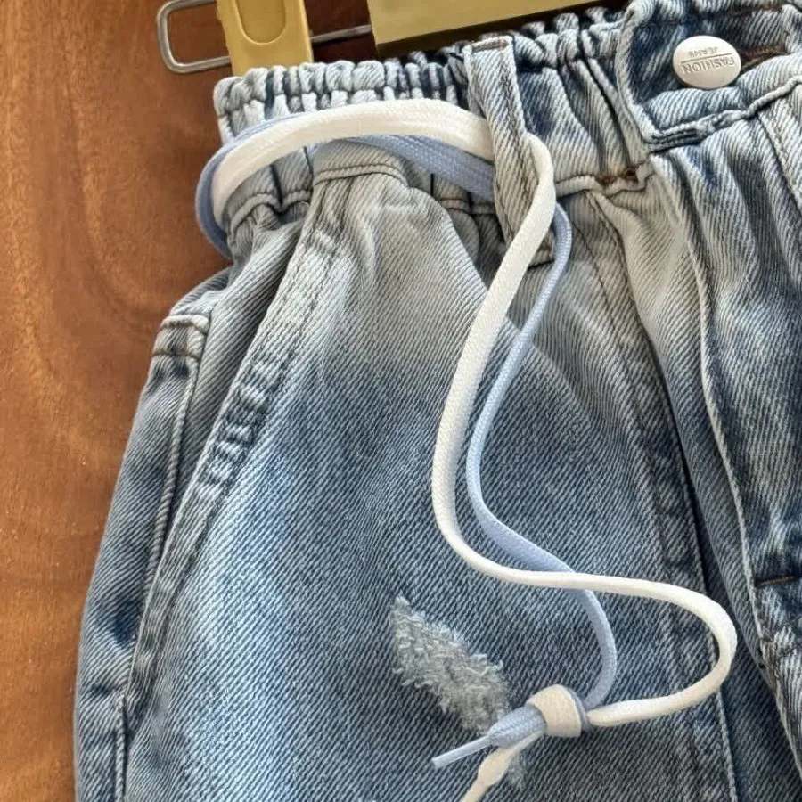 شلوار جین پسرانه هیرمان
ش