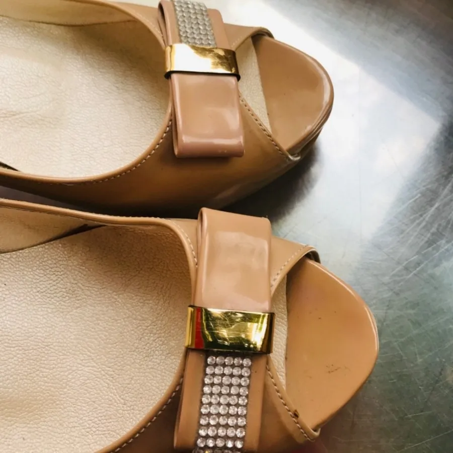 کفش نسکافه ای