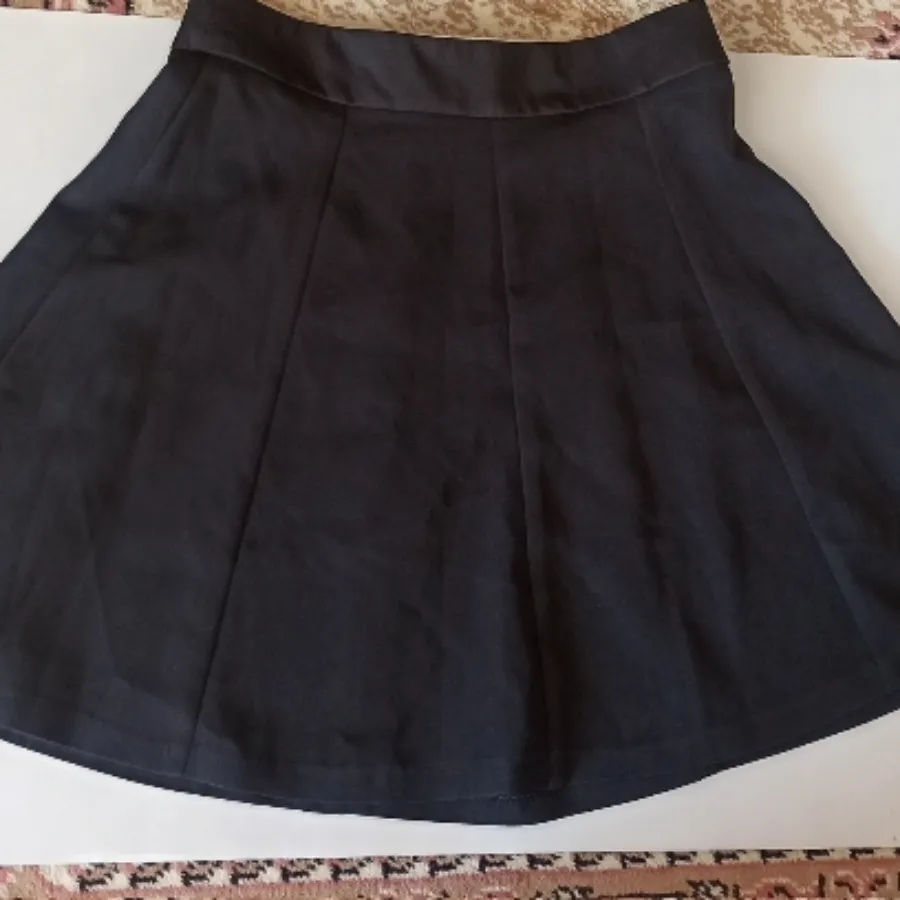 نیم تنه دامن