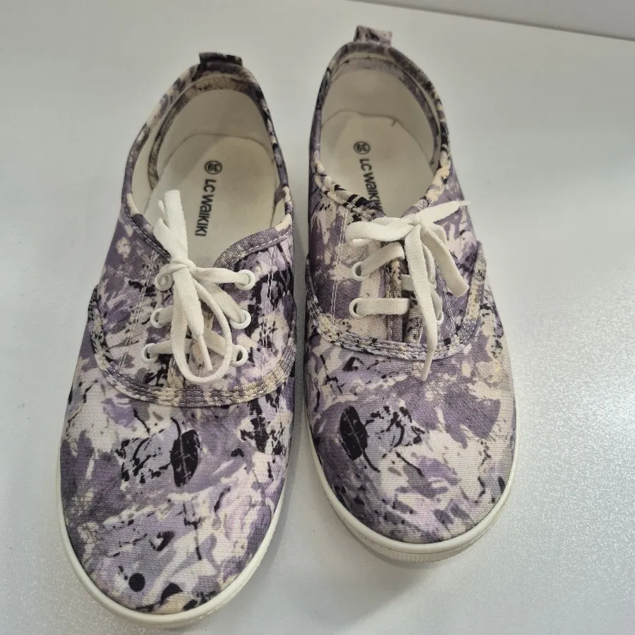 کفش راحتی برند السی واکی