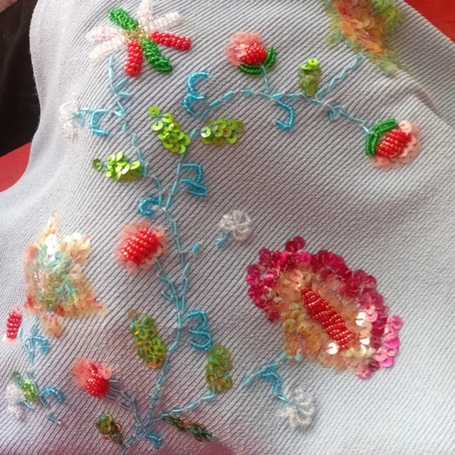 تاپ گلدوزی کار دست