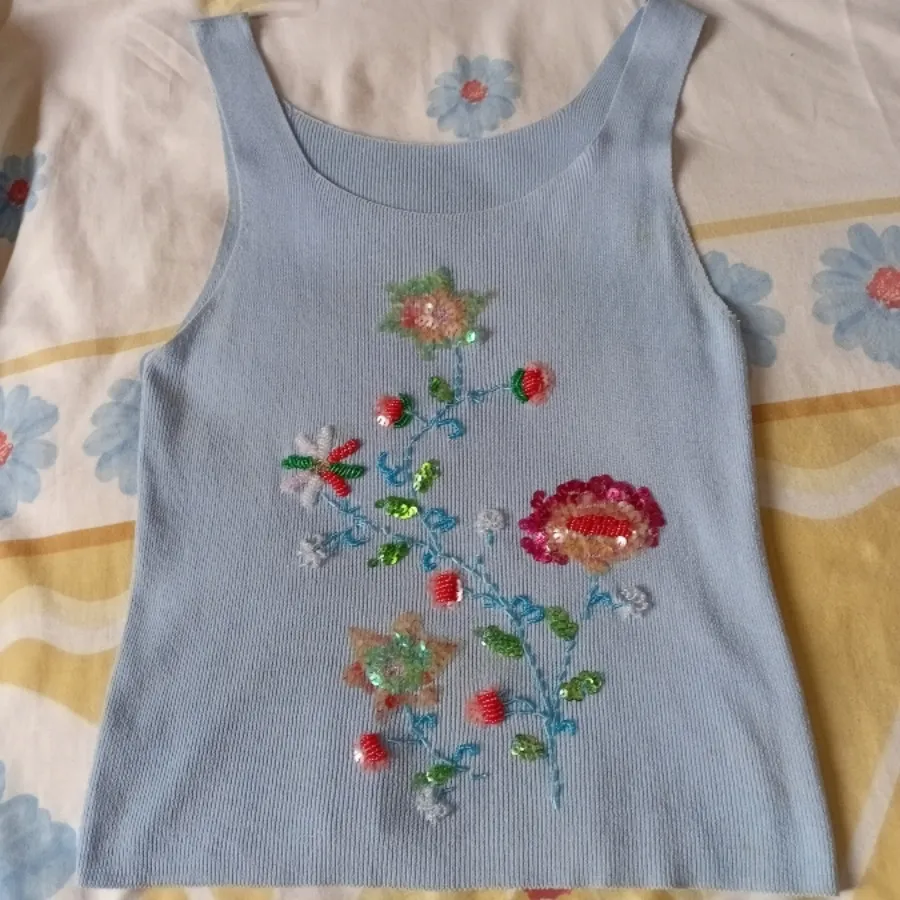 تاپ گلدوزی کار دست