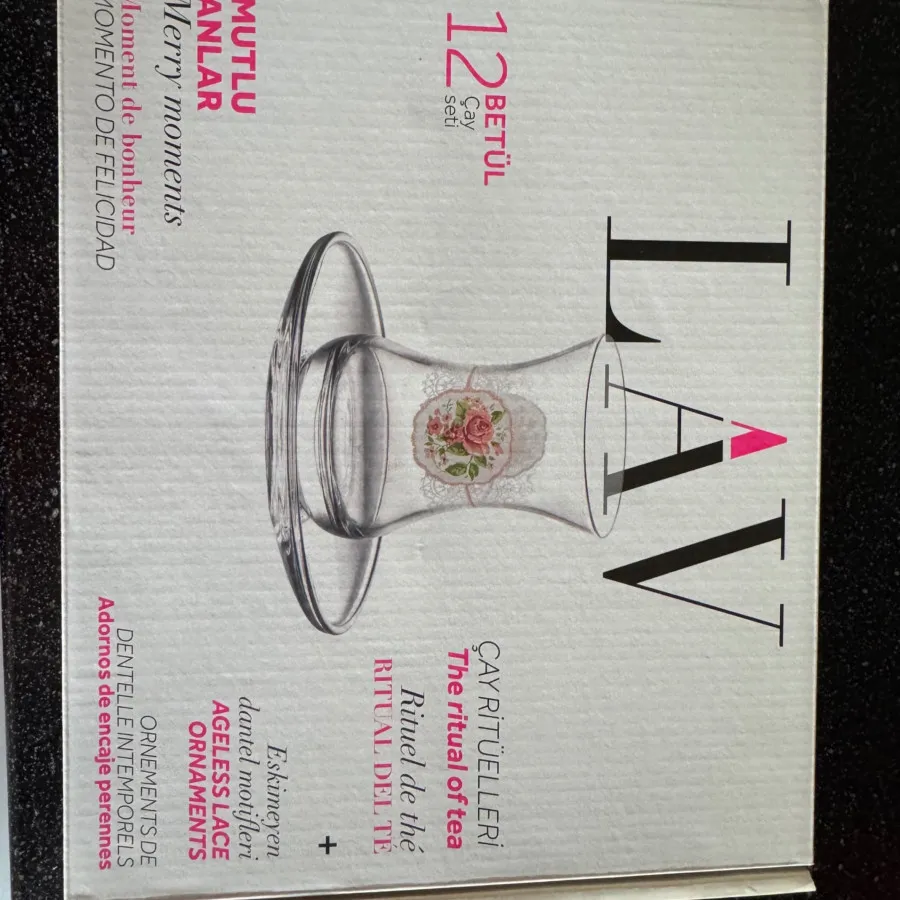 فنجون و نعلبکی 12 تکه Lav