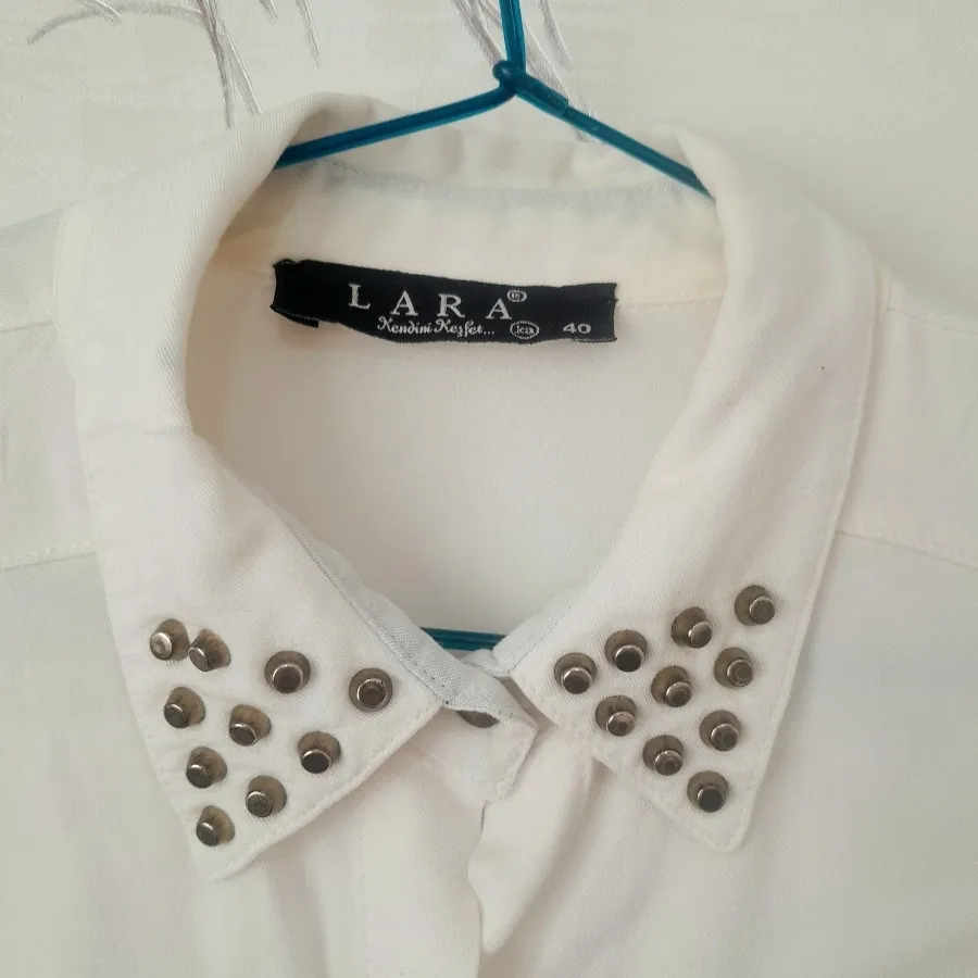 شومیز سفید لارا