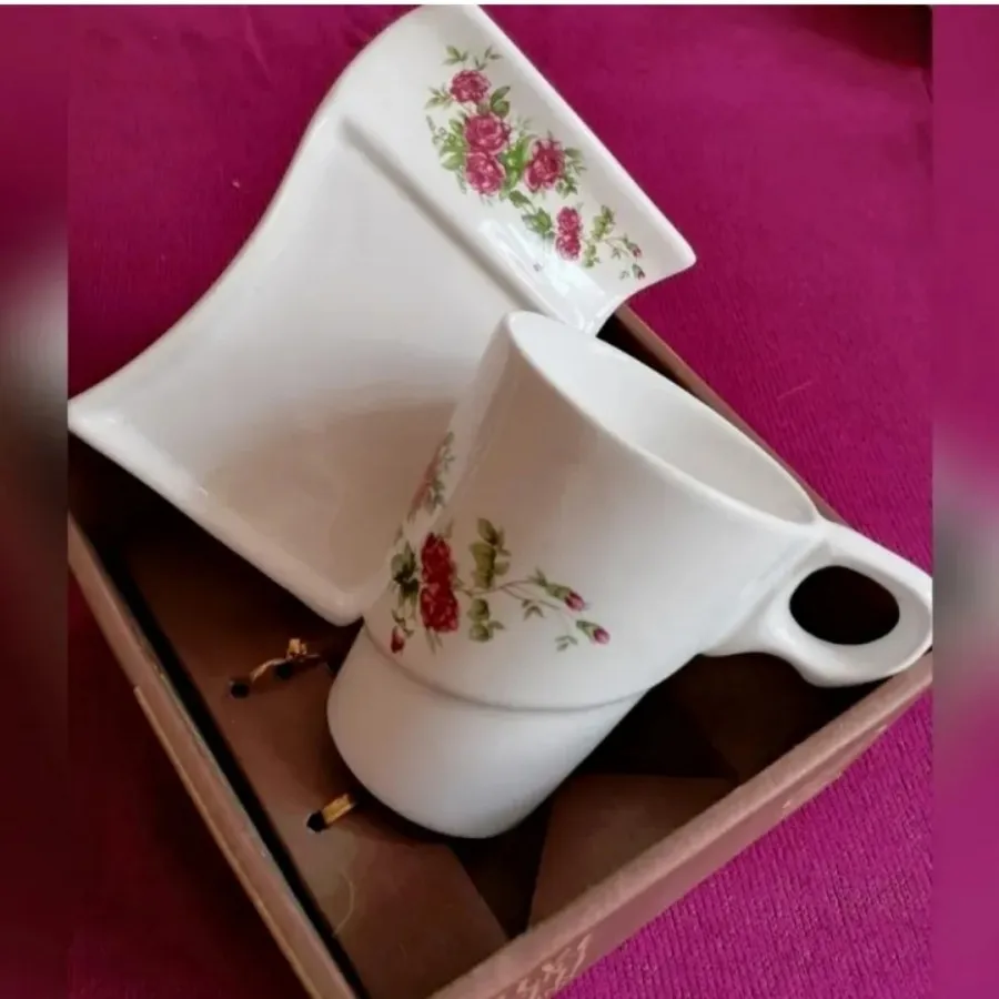 گلدان و زیر گلدانی