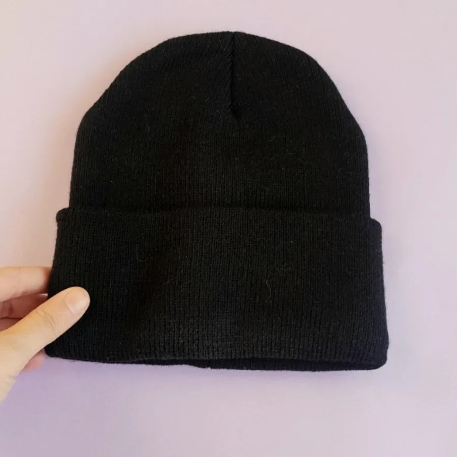 کلاه بافت مشکی