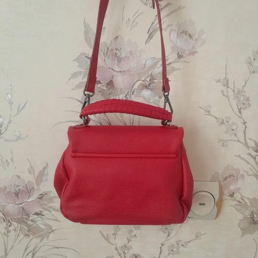 کیف قرمز خوشرنگ منگو