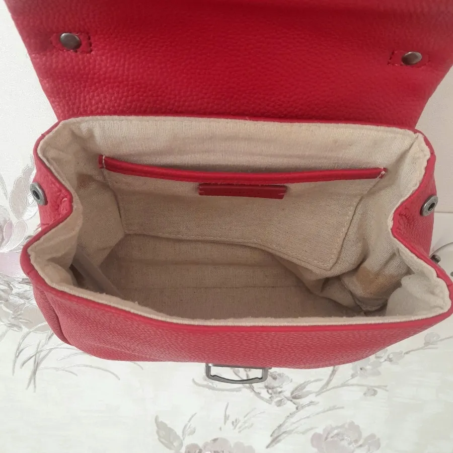 کیف قرمز خوشرنگ منگو