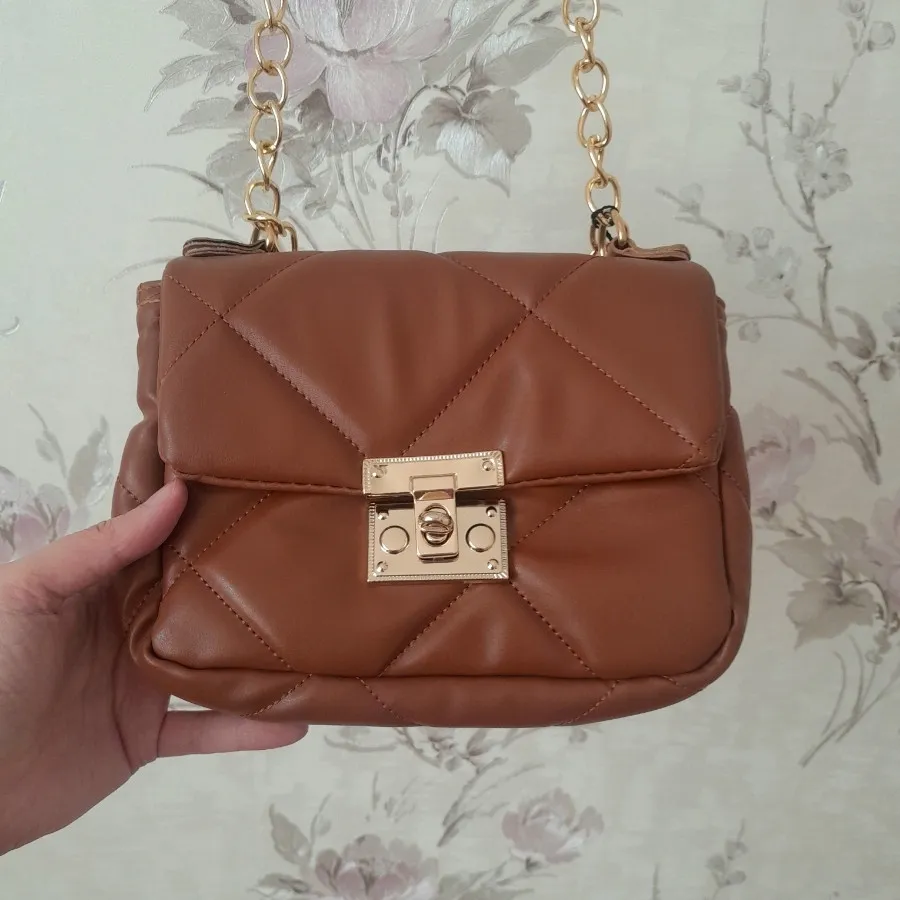 کیف قهوه ای