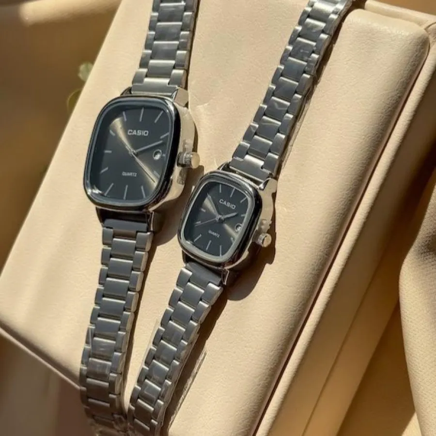 ساعت اولد مانی