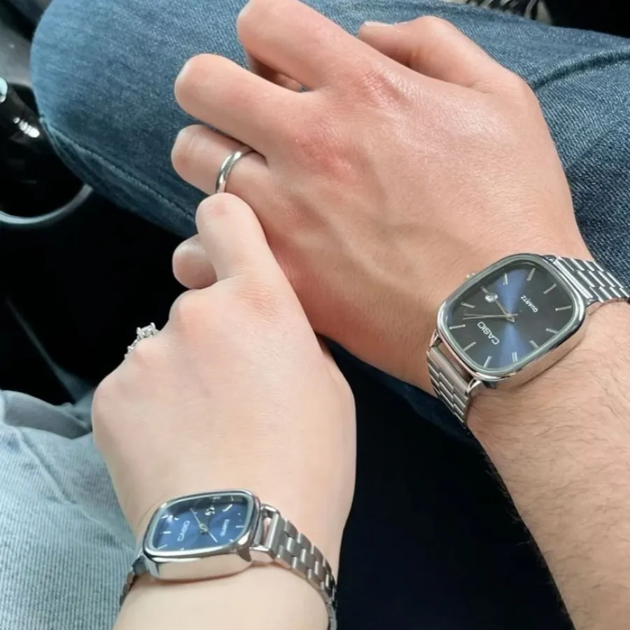 ساعت اولد مانی