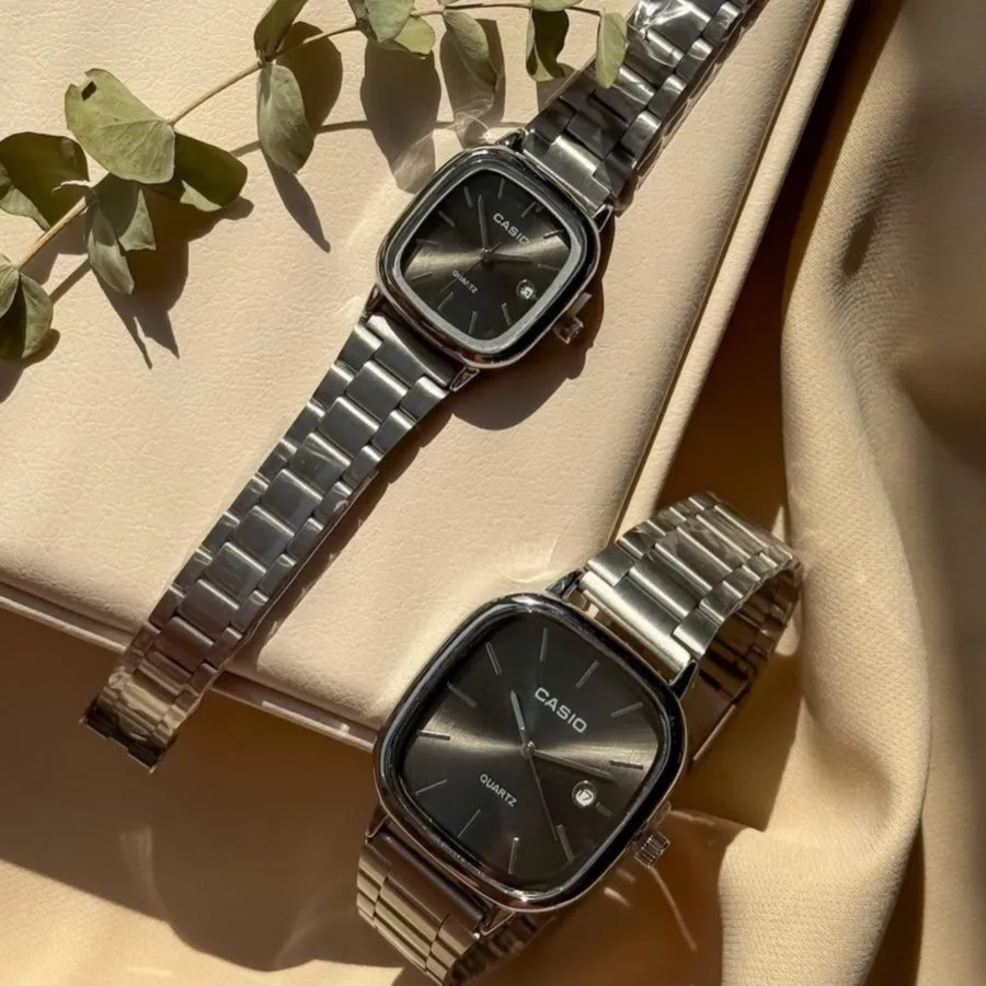 ساعت اولد مانی