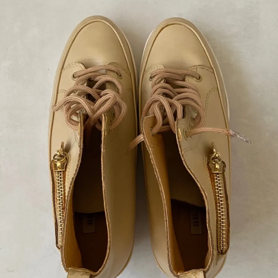 نیم بوت لژ مخفی