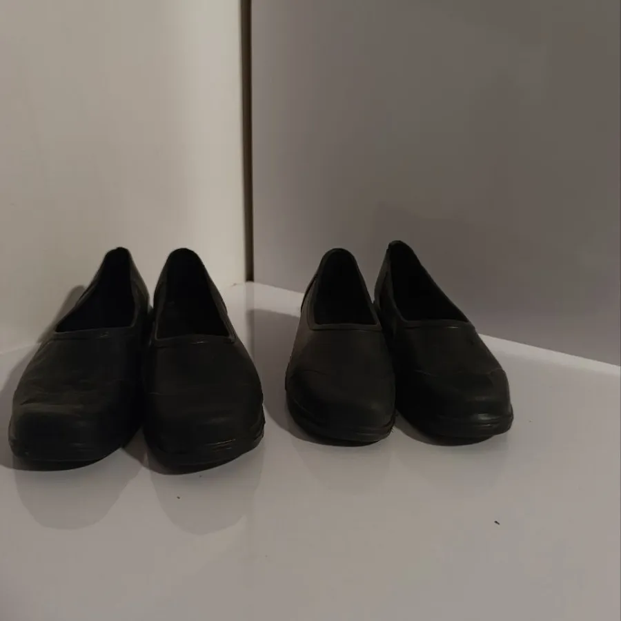 کفش پلاستیکی