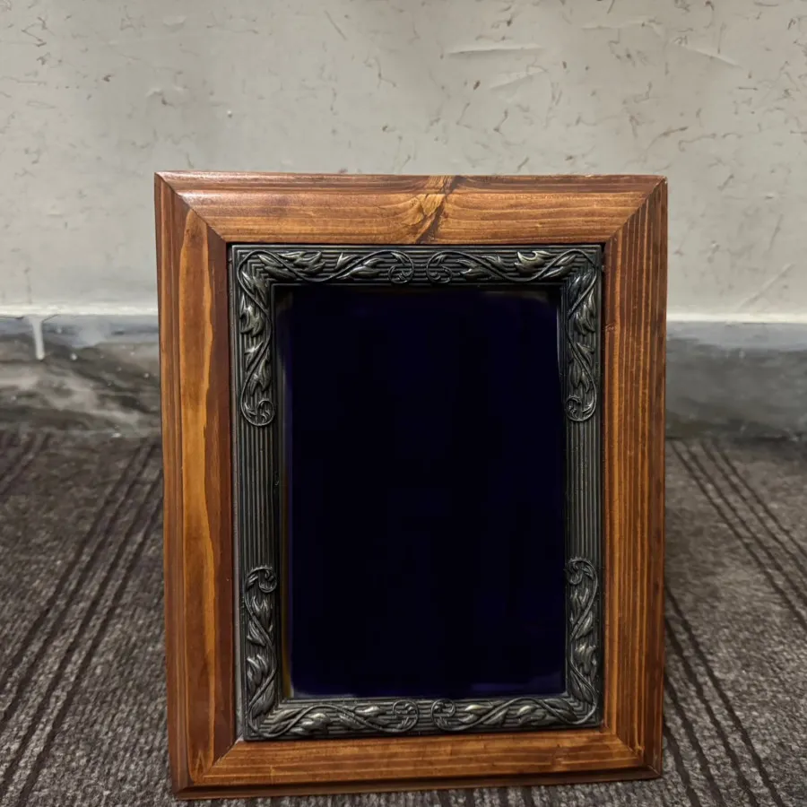قاب عکس چوبی