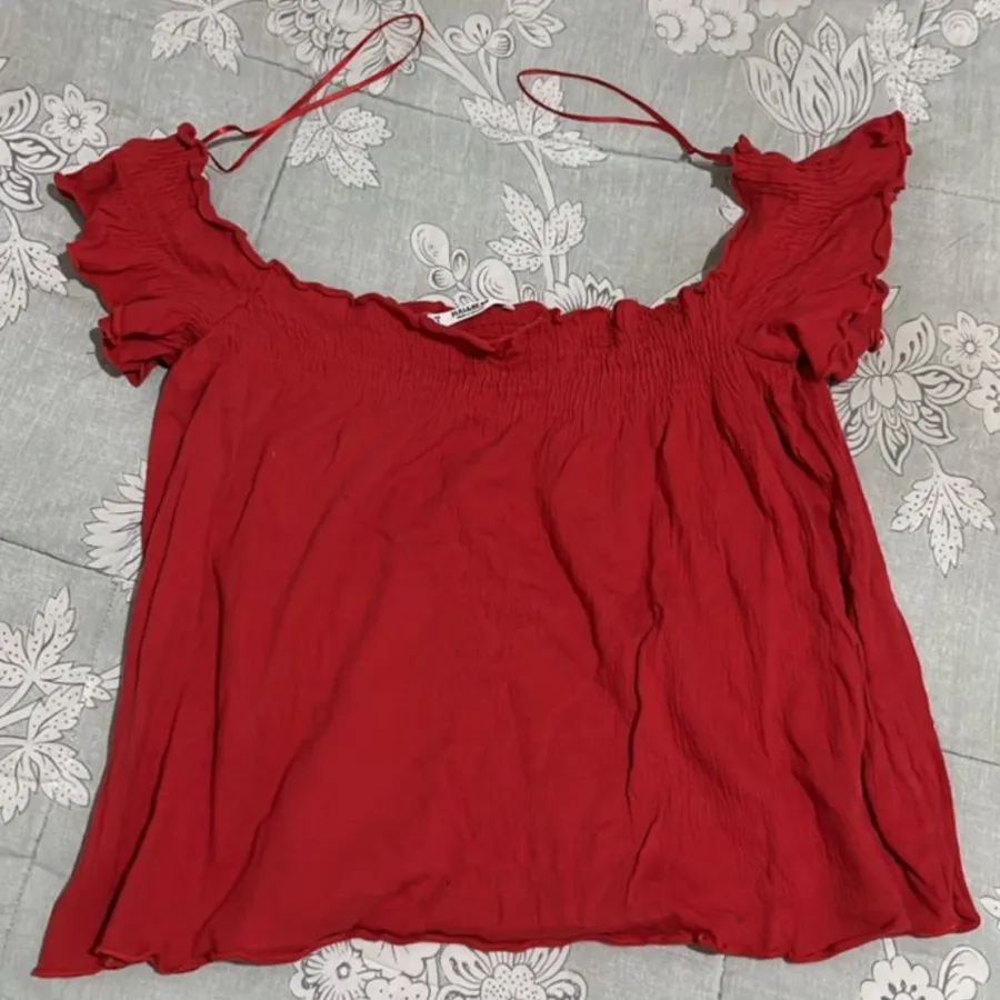 تی شرت استرادیواریوس