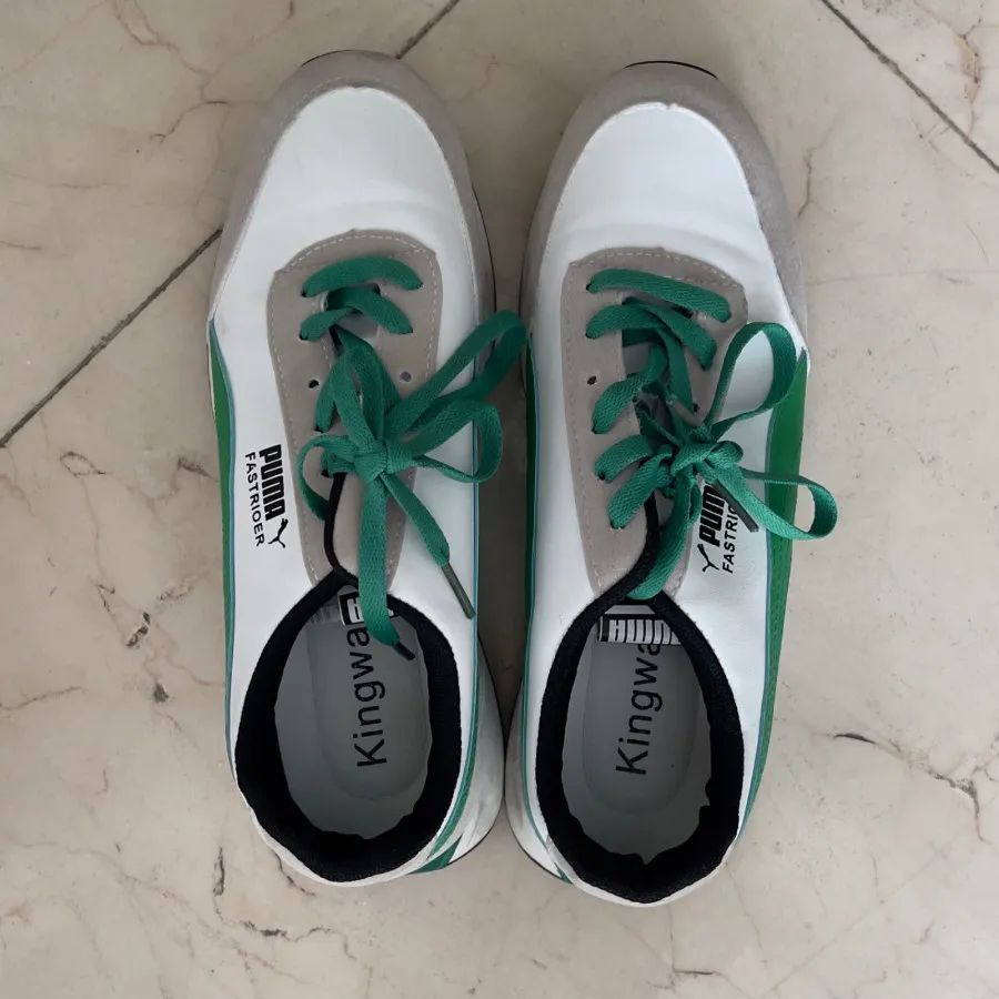 کفش ورزشی و‌ اسپرت