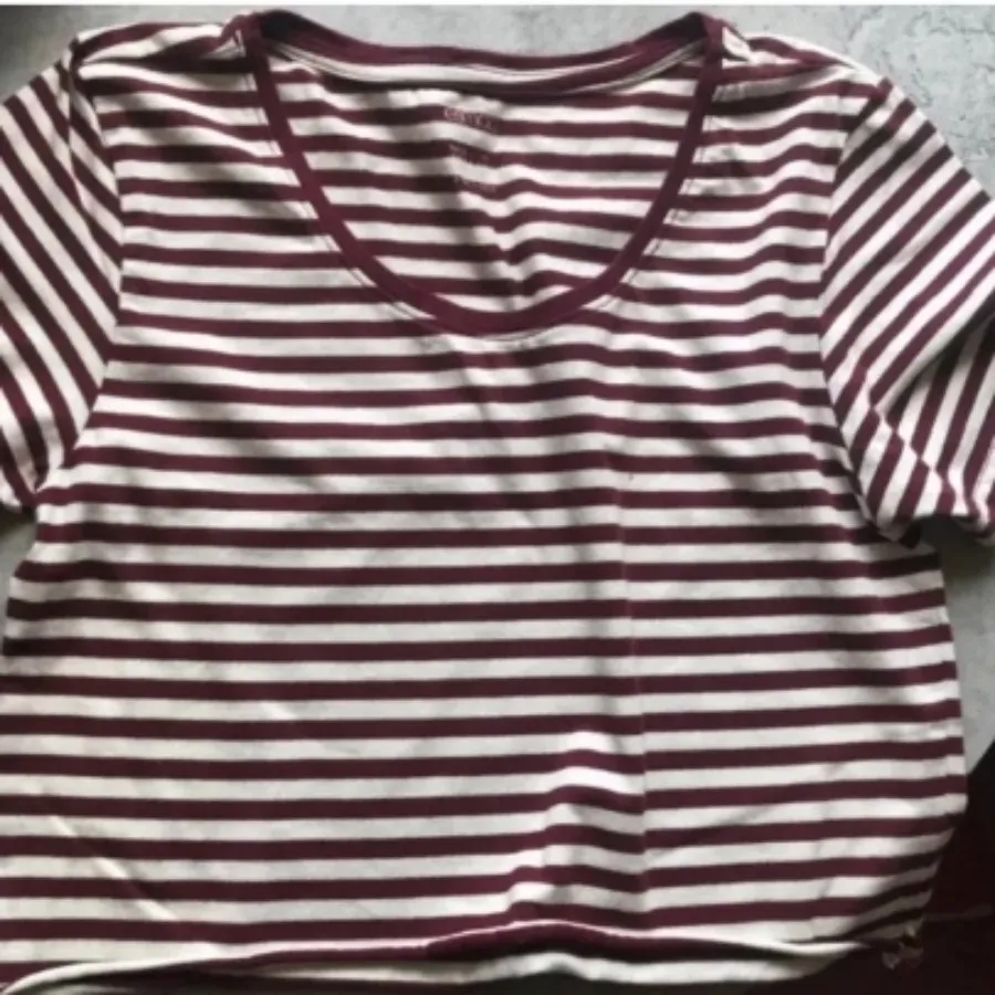 تیشرت کراپ اسمارا