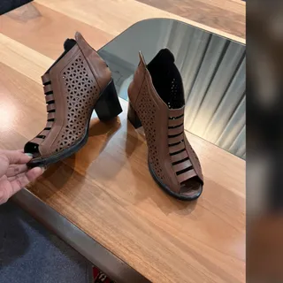 صندل ساقدار