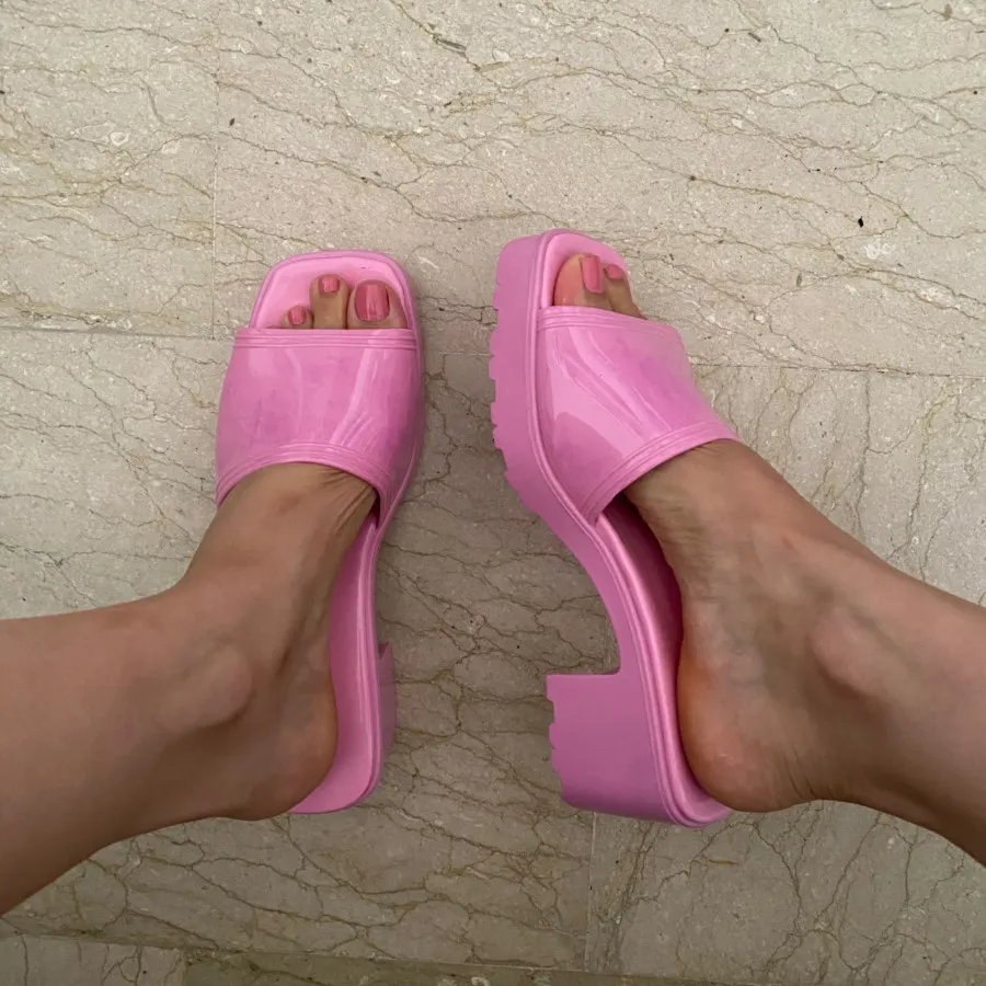 کفش باربی‌ صورتی ترک