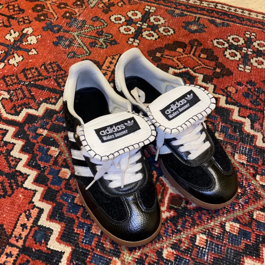 کتونی آدیداس مشکی سفید