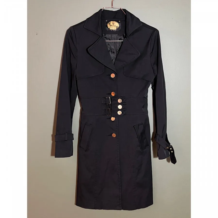 ترنچ کت (بارانی)