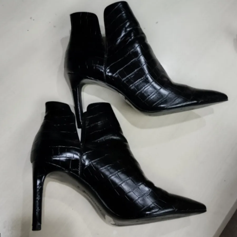 کفش پاشنه استرادیواریوس