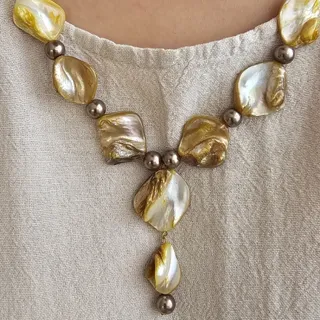 گردنبند صدف و مروارید