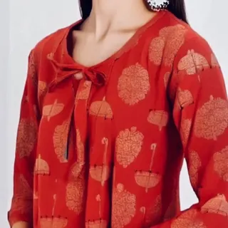 بلوز کاملا نخی