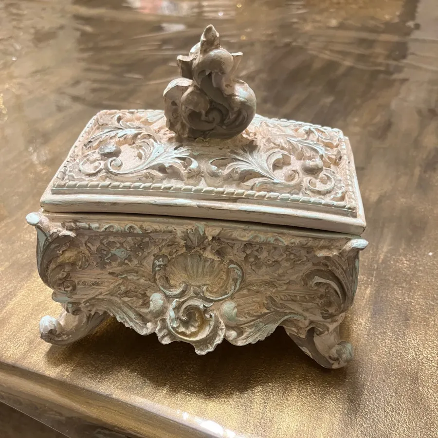 جای جواهری و دکوری