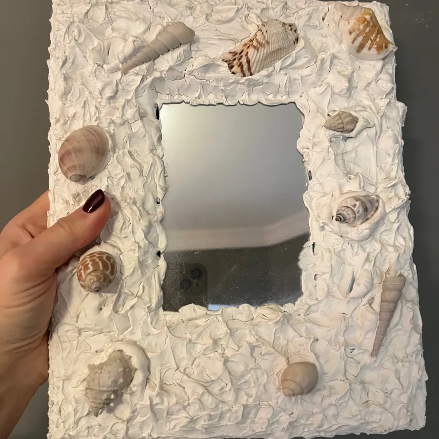 ایینه ی دکوراتیو دیواری