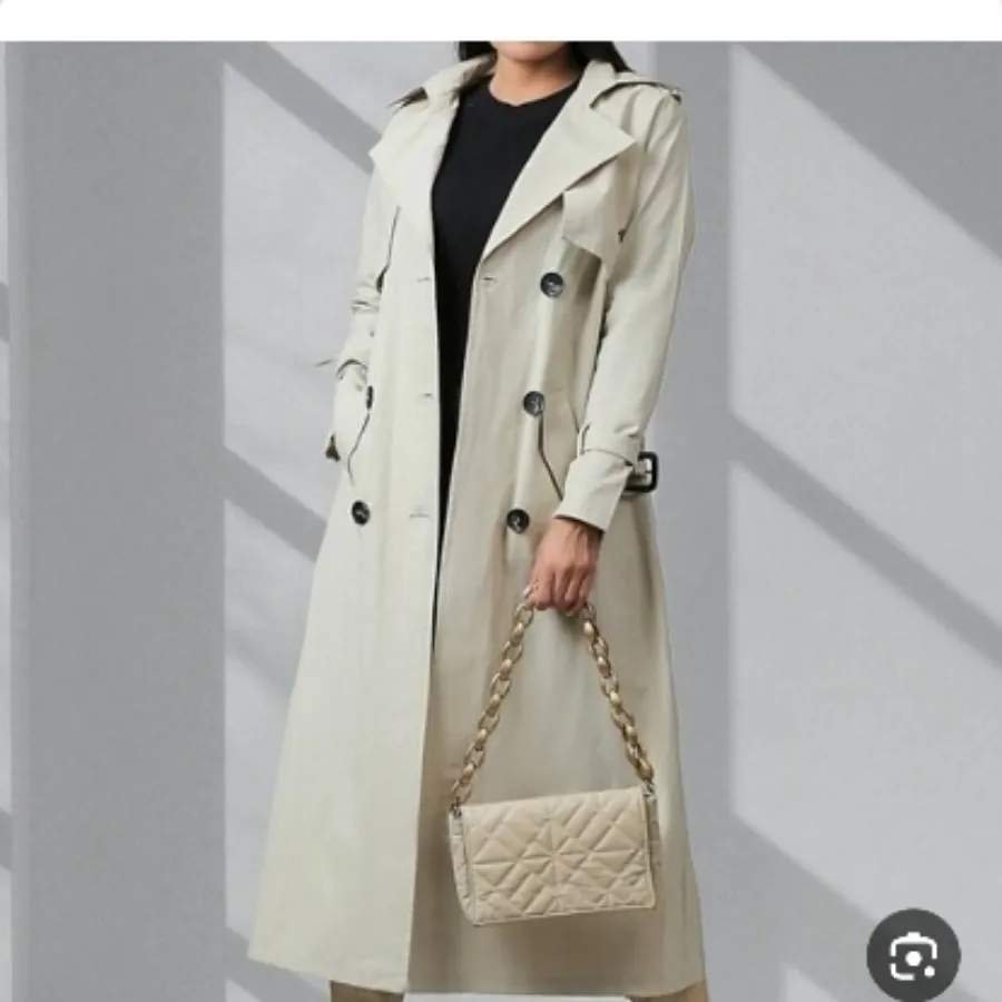 کت بلند بارونی